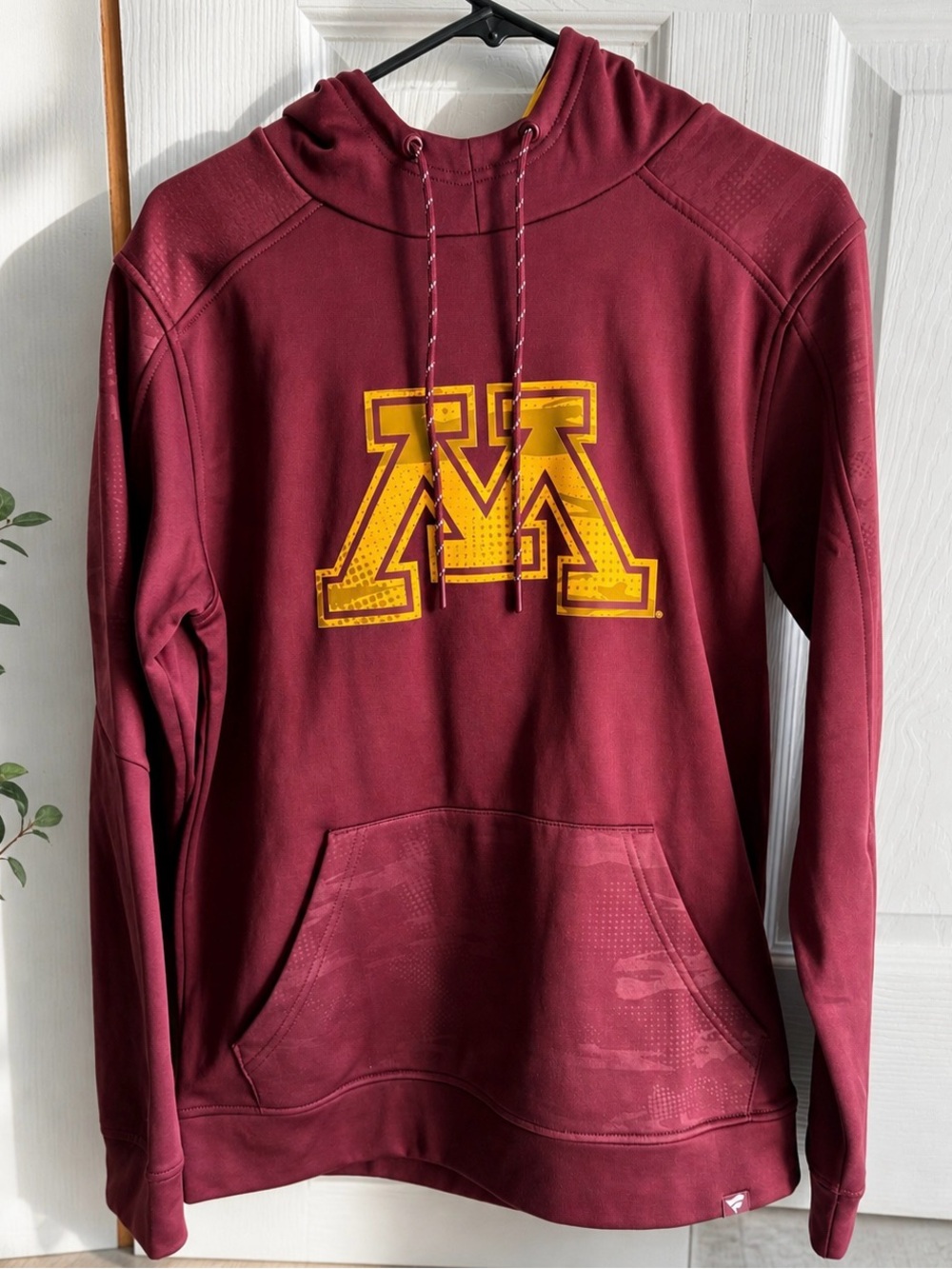 University of Minnesota Golden Gopher Hoodie Medium